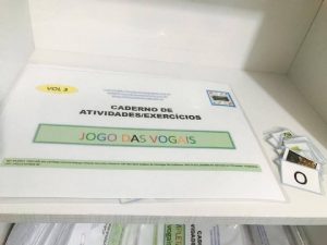 Caderno de Atividades - Jogo das Vogais - Alfabetização